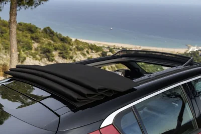 Renault R4 Plein Sud : le crossover électrique au toit ouvrant en toile