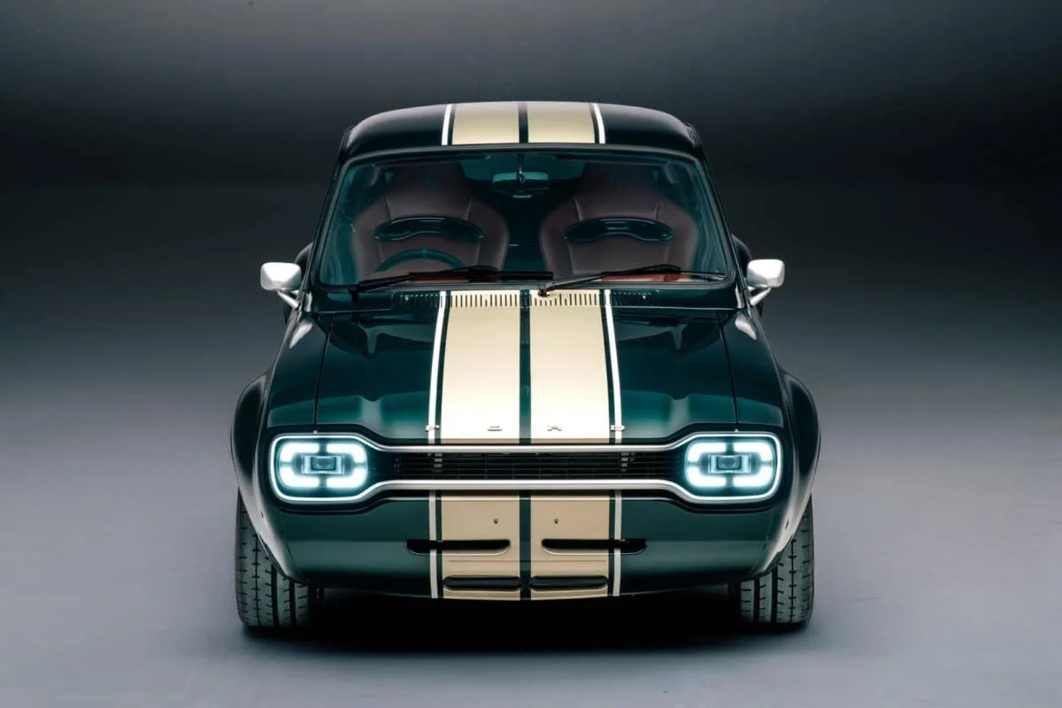 Ford Escort RS : avec 185 ch et moins de 900 kg, cette sportive à l’ancienne défie toutes les tendances