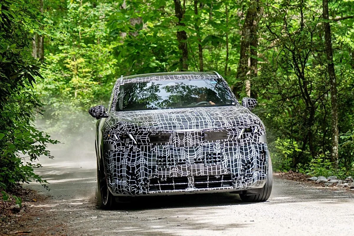 La BMW iX5 2027 affiche la plus grande batterie de l’histoire de la marque : 2,5 fois celle de la Tesla Model 3 de base dans un SUV premium