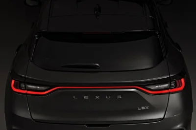 Lexus LBX : le SUV hybride premium qui veut faire oublier les marques allemandes