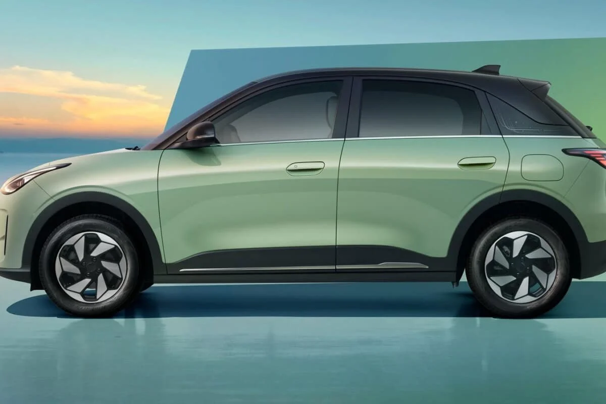 Le Geely E2 débarque en Europe avec une stratégie tarifaire offensive pour bousculer les SUV électriques établis