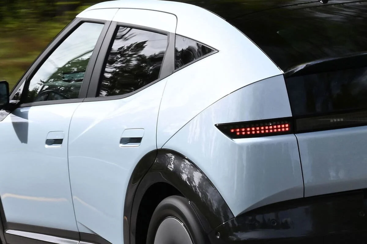 Le prochain grand rival de la Renault 5 et de la Cupra Raval arrive bientôt avec jusqu’à 496 km d’autonomie.