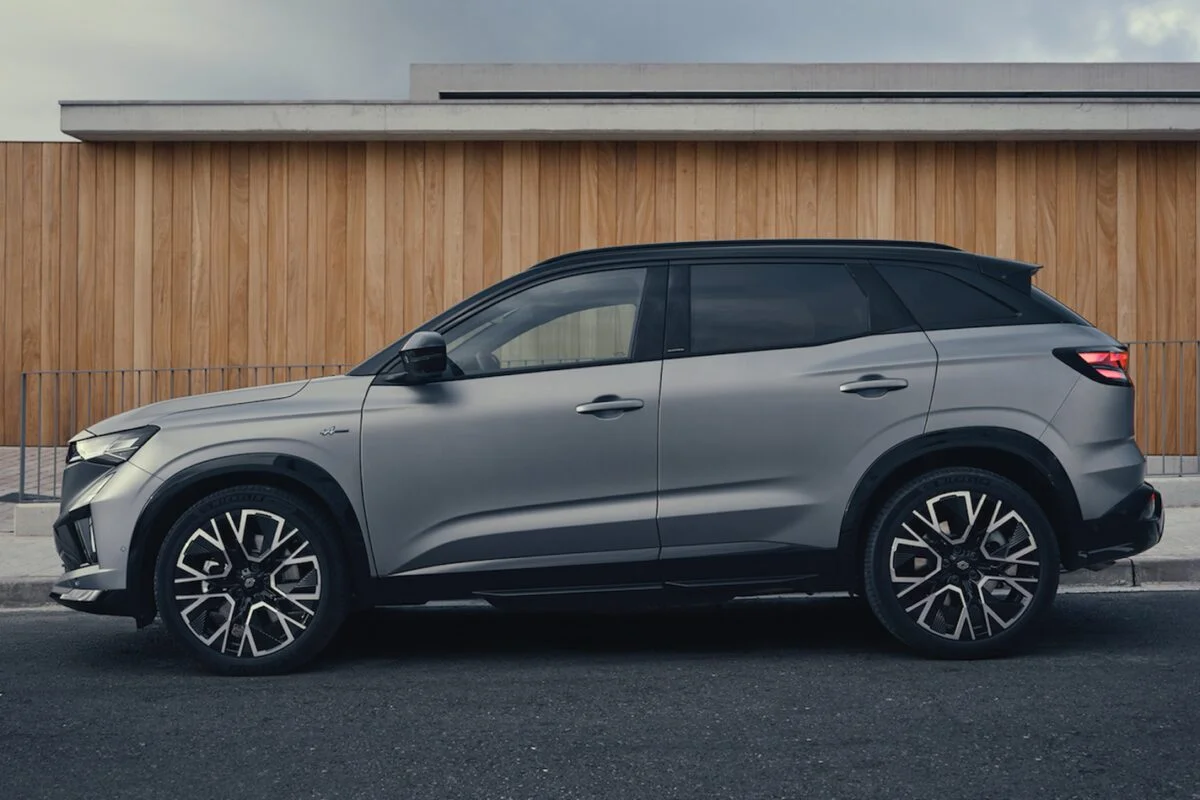 Gabarit de Toyota RAV4, 200 ch, 4,7 l/100 km et made in France : le SUV qui entend bien mettre fin à la « chinite » européenne est enfin là