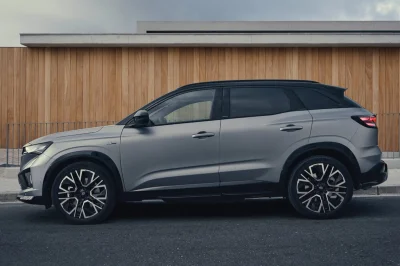 Gabarit de Toyota RAV4, 200 ch, 4,7 l/100 km et made in France : le SUV qui entend bien mettre fin à la « chinite » européenne est enfin là
