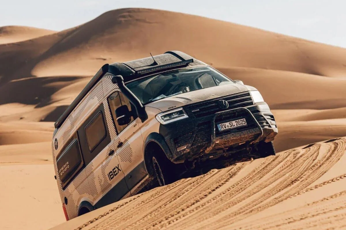 Ce 4×4 de 163 ch avec transmission intégrale, salle de bains et cuisine équipée est le compagnon de voyage ultime pour ceux qui veulent tout voir sans rien sacrifier