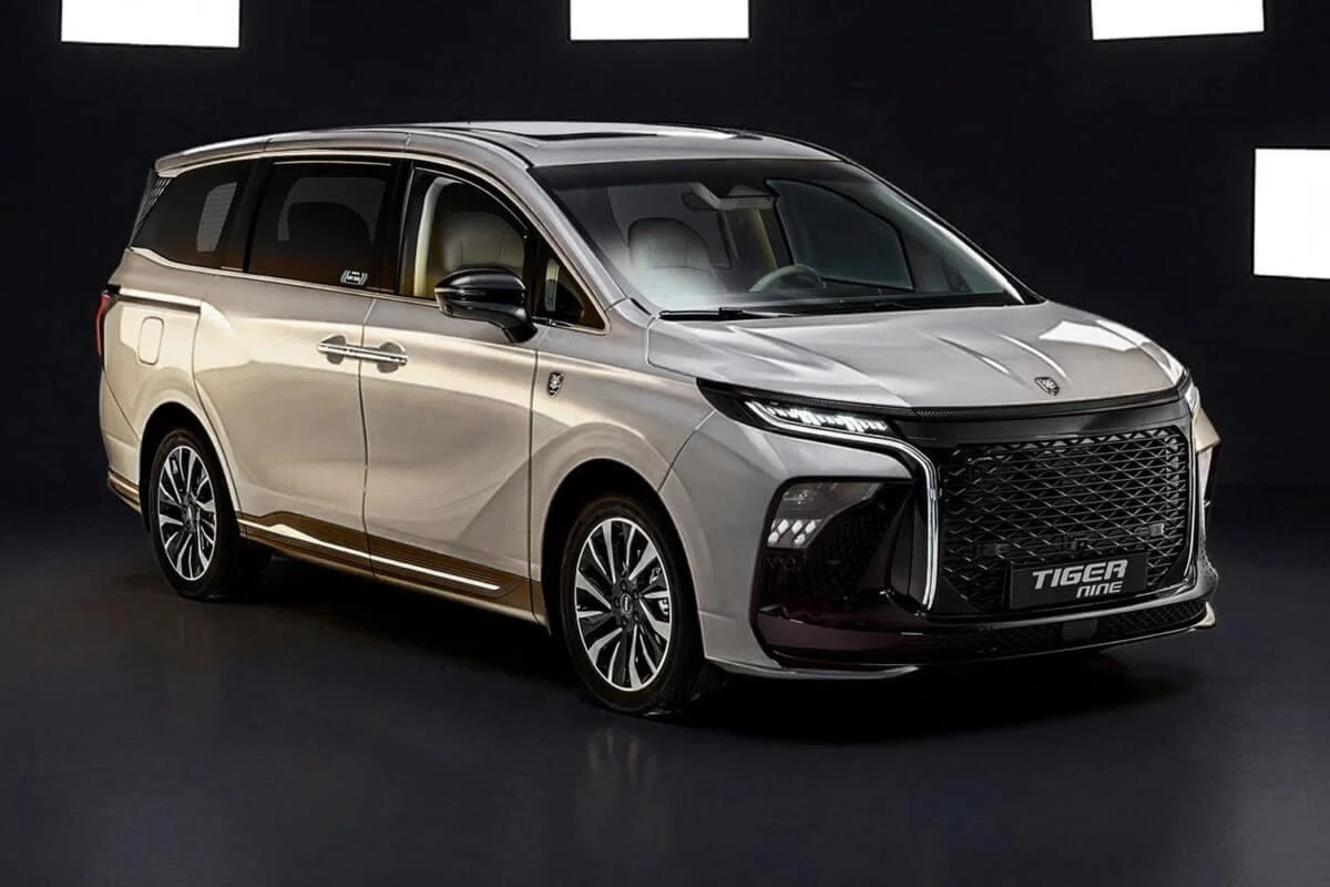 Un van hybride 170 ch au niveau de la Lexus LM et de la Mercedes Classe V, vendu à un tiers de leur prix