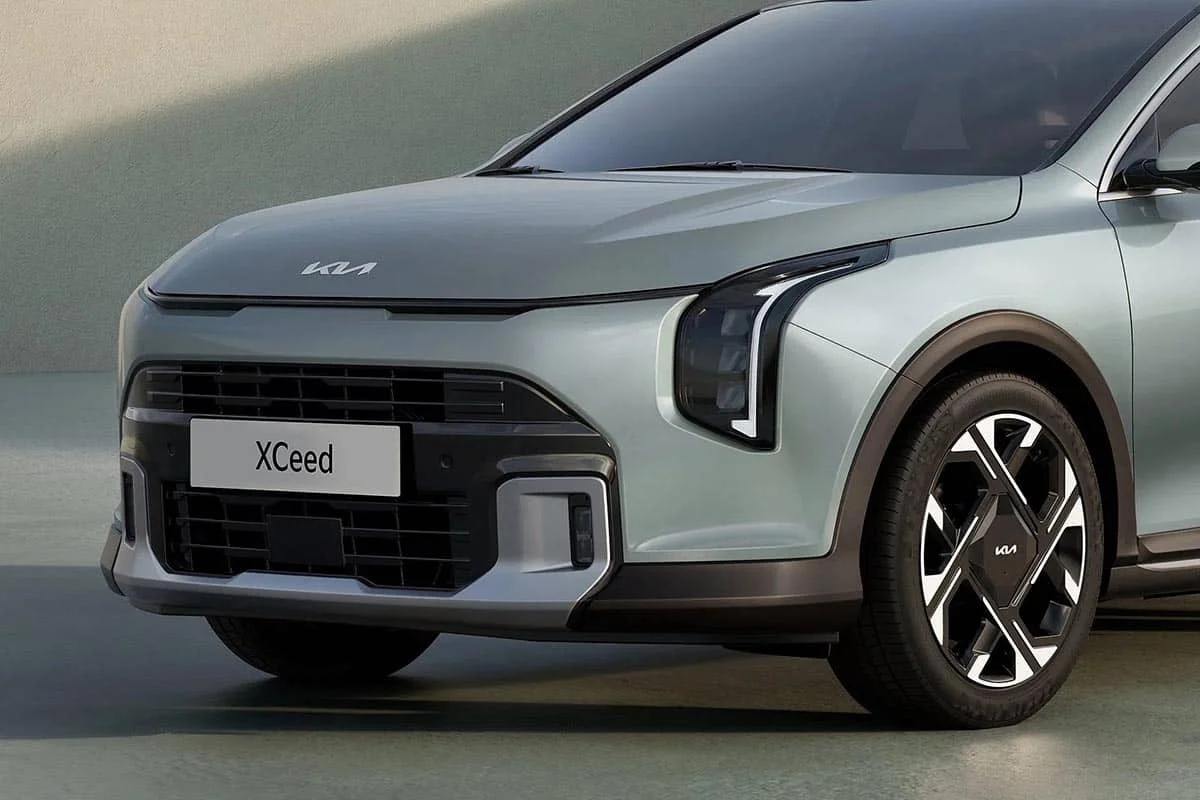 Le Kia XCeed 2026 revient en France avec un nouveau style pour résister à la pression des SUV électriques et il a plus d’un argument à faire valoir