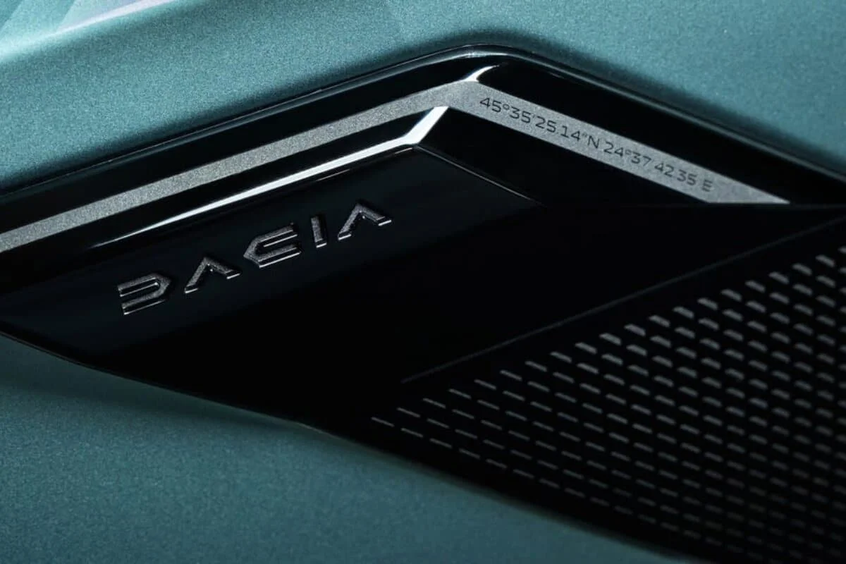 Pourquoi les 6 détails gratuits du Dacia Striker sont malins et changent vraiment l’usage quotidien