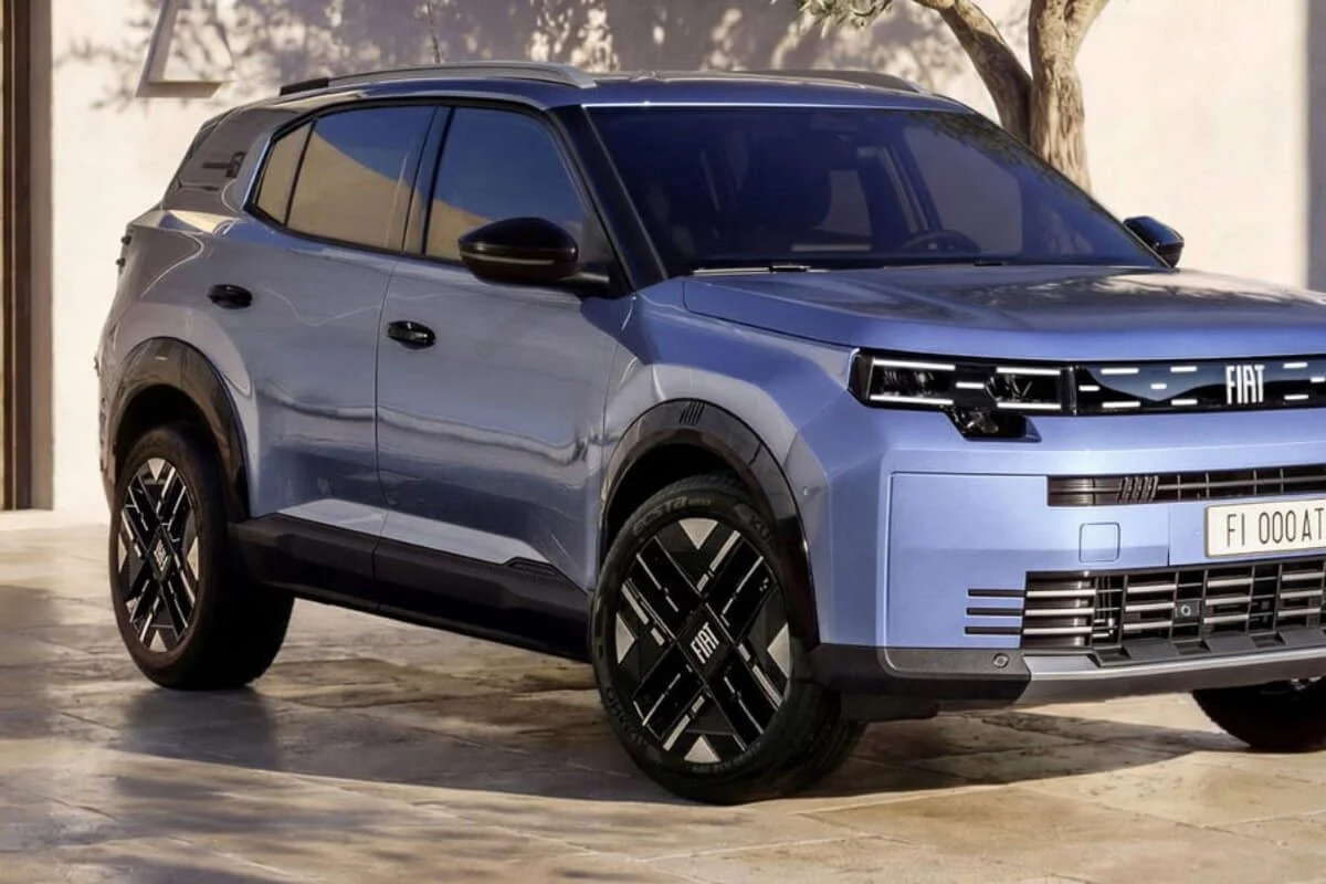 Plus grand et plus familial que l’Opel Frontera et le Citroën C3 Aircross : le Fiat Grizzly s’impose comme le modèle le plus ambitieux qu’on ait vu sortir de Turin