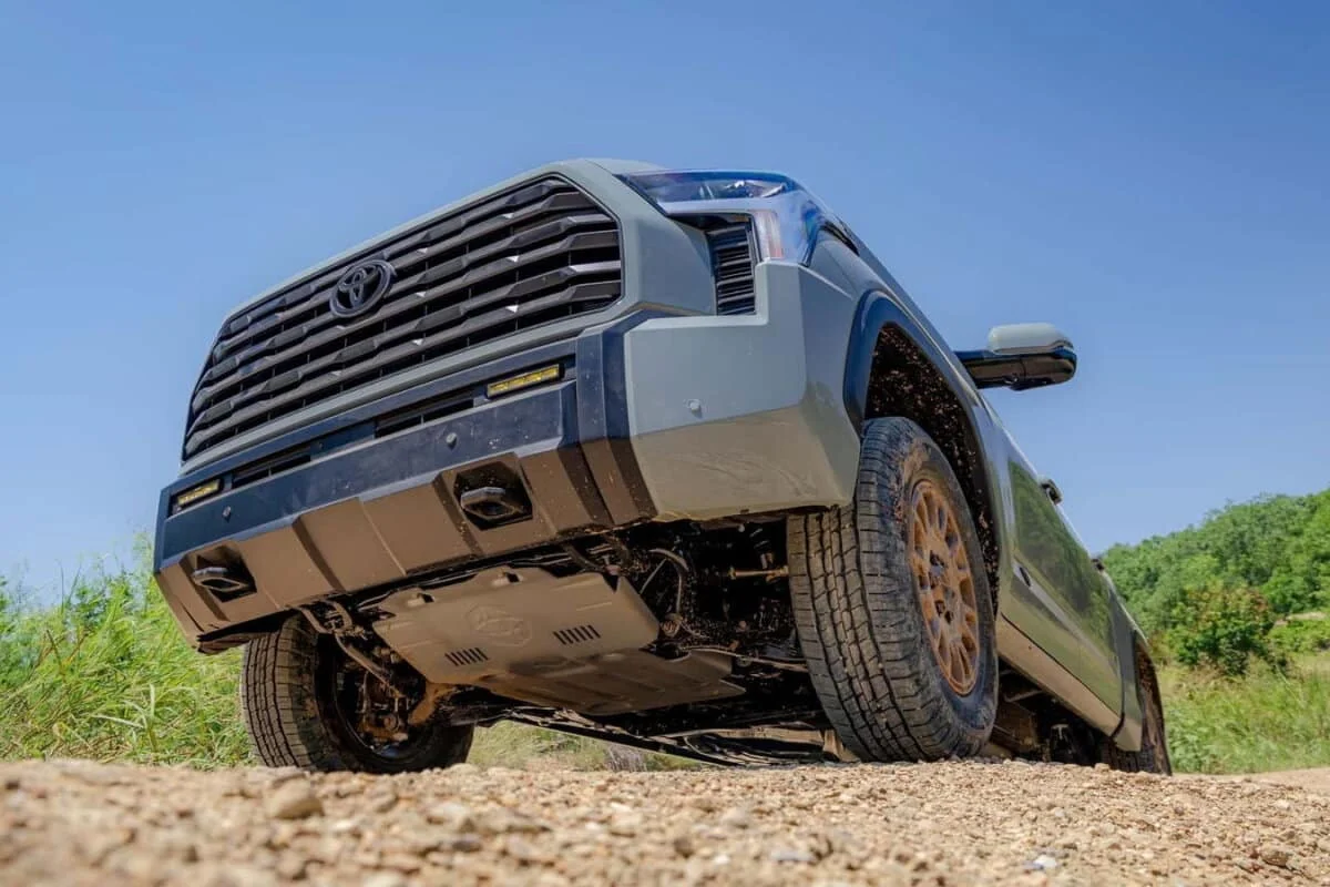Le 4×4 Toyota idéal pour fuir la démesure du Raptor et du TRX existe bel et bien, mais les Européens devront se contenter de le regarder de loin