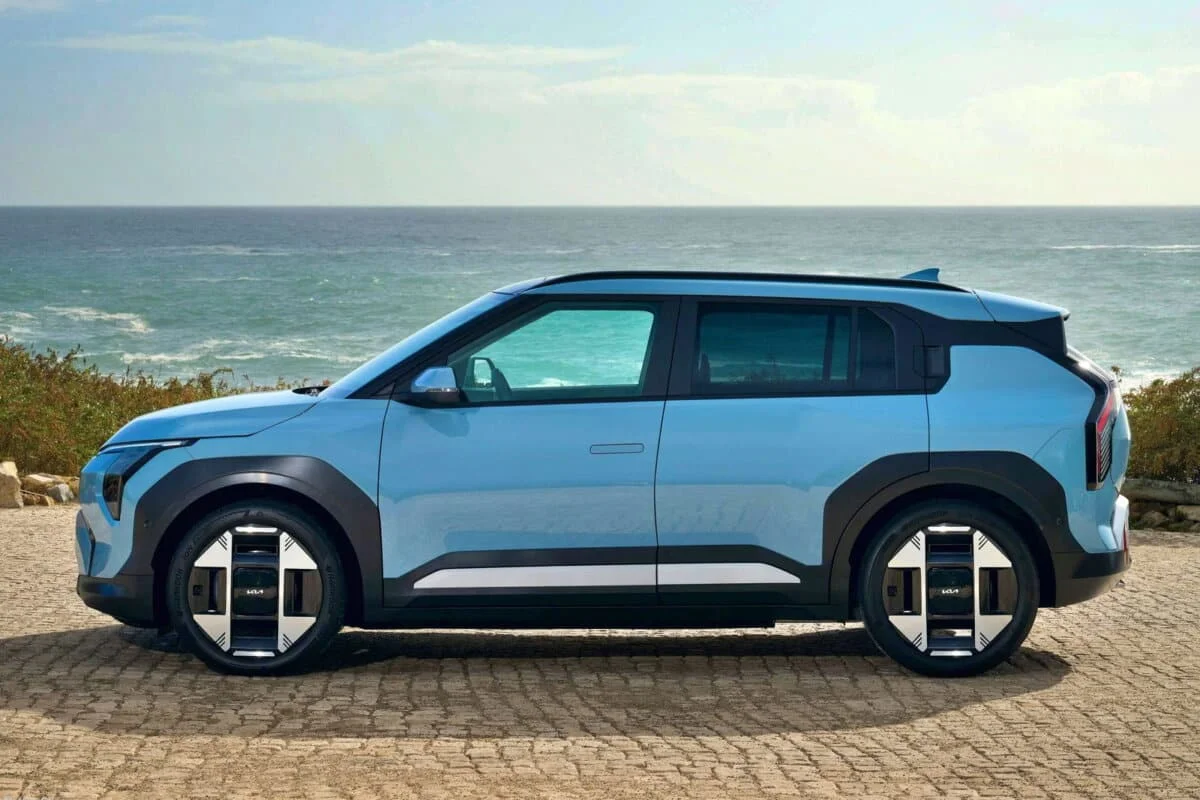 04 ch, 605 km d’autonomie et 460 litres de coffre : le Kia EV3 est le SUV électrique compact qui refuse de faire des compromis