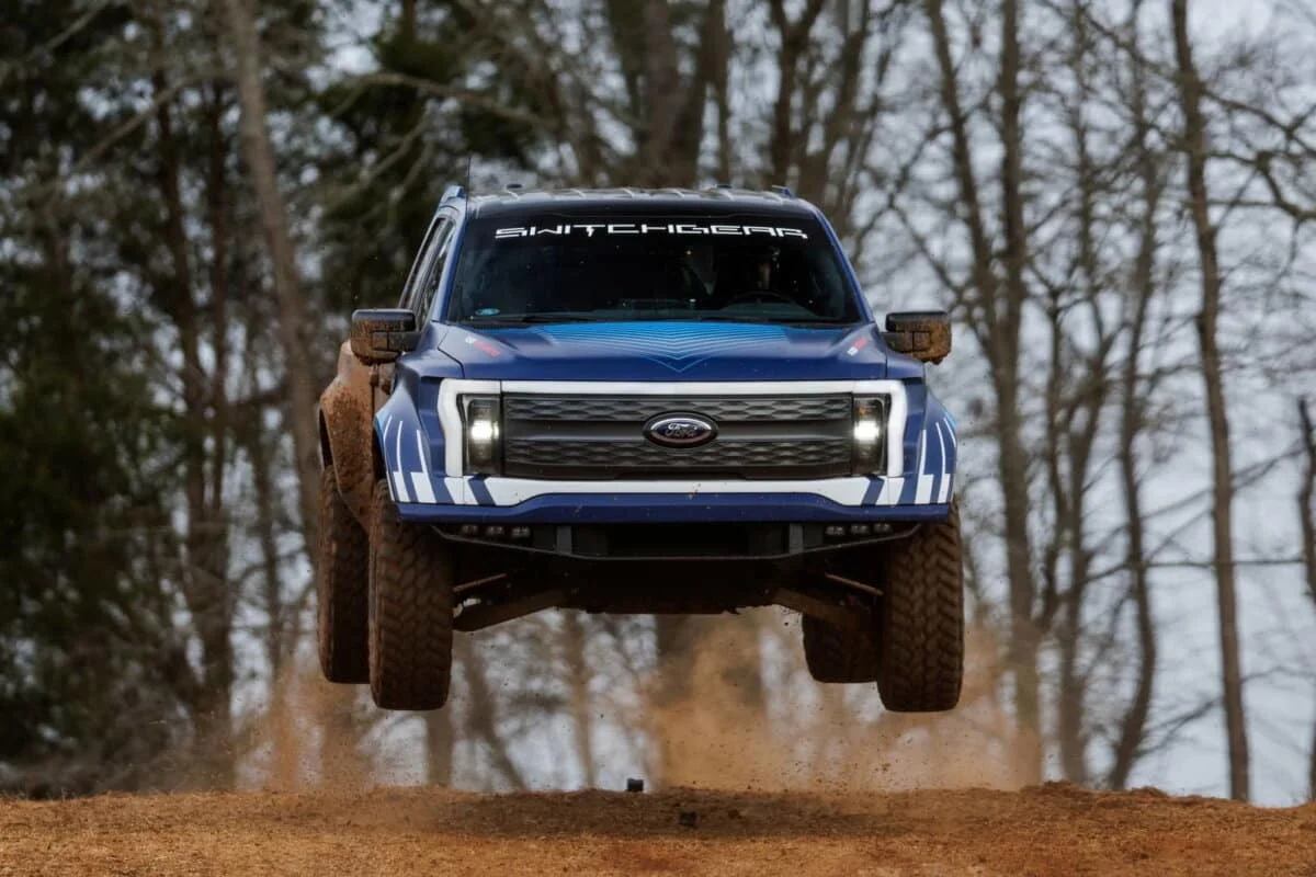 Ford perd 19,5 milliards sur l’électrique et riposte avec un pick-up à 28 000 dollars qui change la façon de fabriquer des voitures