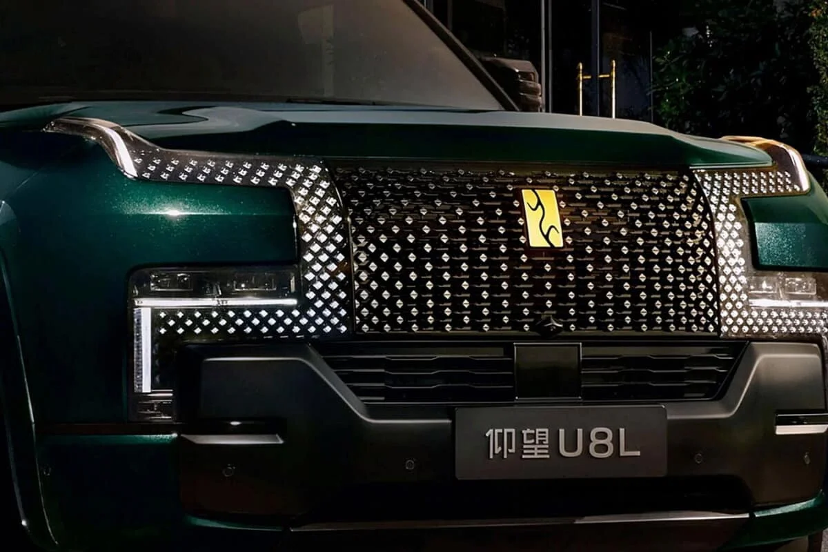 Le modèle BYD le plus luxueux s’orne d’emblèmes en or 24 carats, affiche un habitacle somptueux et coûte plus cher que bien des Mercedes