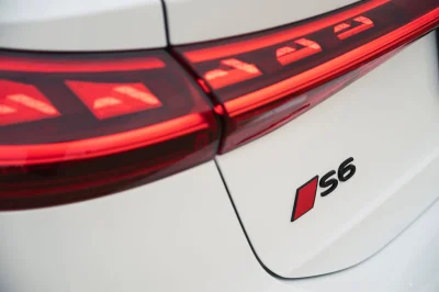 Audi A6 Avant e-hybrid : privée de S6 thermique, elle renaît grâce à ABT