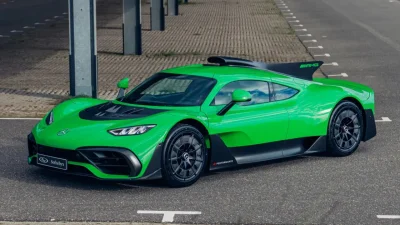 Une Mercedes-AMG One avec 185 km au compteur, estimée aux alentours de 3 millions d'euros, est mise aux enchères