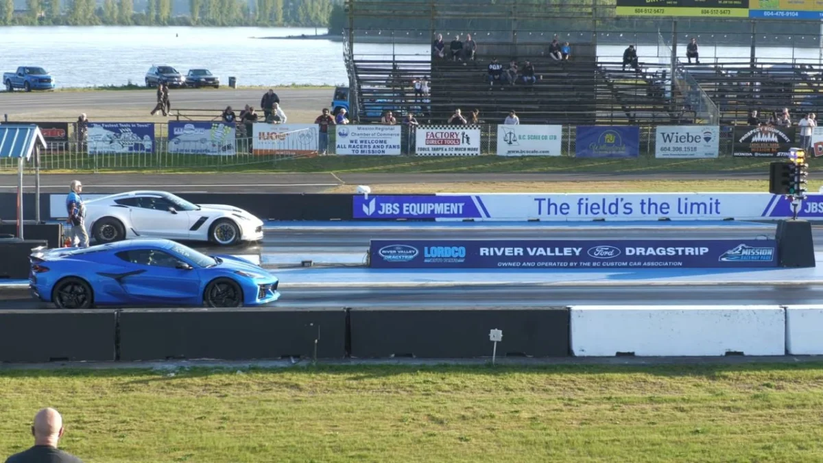 Cette vieille Z06 préparée donne une leçon à sa descendante électrique, la Corvette E-Ray, sur 400 m