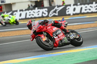 Marc Marquez : chute spectaculaire, double opération et week-end catastrophe au Mans