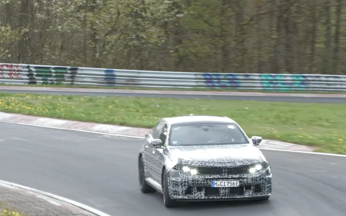 BMW M teste les nouvelles M5 et M3 électrique sur le Nürburgring (+vidéo)