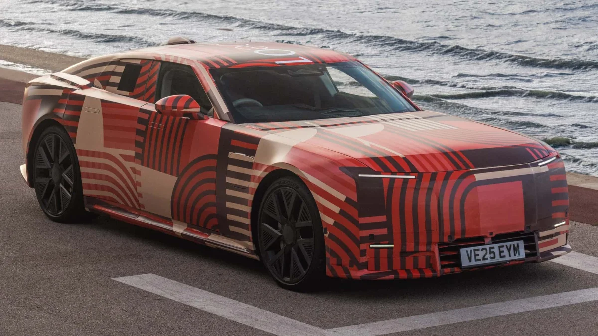 Jaguar Type 01 : elle fait tomber le camouflage, mais va-t-elle séduire une nouvelle clientèle ?