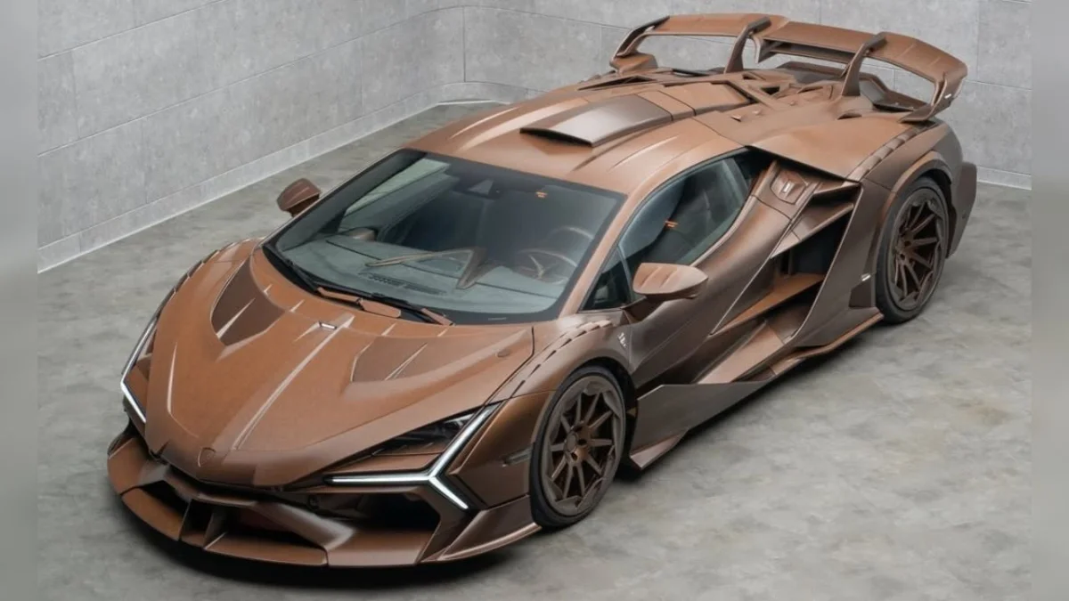 Mansory Carbonado Damask X : le préparateur transforme la Lamborghini Revuelto et choque les puristes