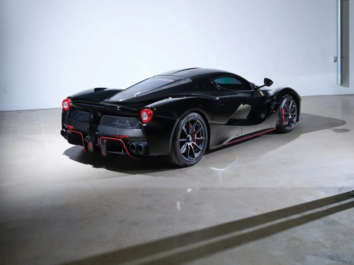 Ferrari LaFerrari : après la vente folle du modèle de Jay Kay, celui de Felipe Massa, moins kilométré, pourrait atteindre un nouveau record