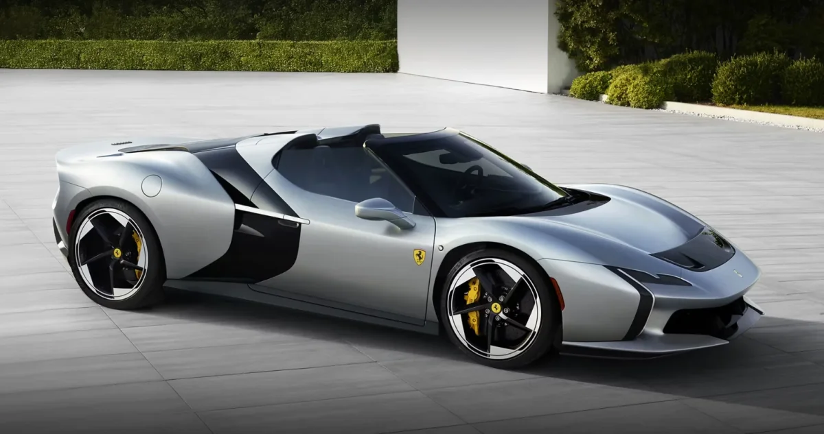 Ferrari HC25 : créé exclusivement pour un seul client, ce spider mêle look futuriste et moteur rétro