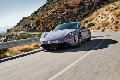 Coup de frein chez Porsche : la production de la Porsche Taycan temporairement suspendue face à la baisse de la demande
