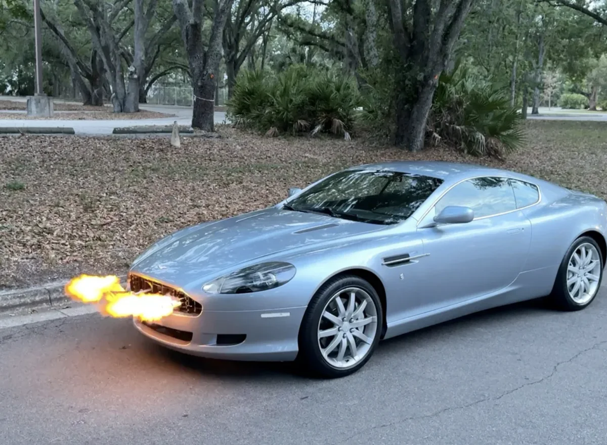 Cette Aston Martin cache un V8 Corvette et des gadgets dignes de James Bond