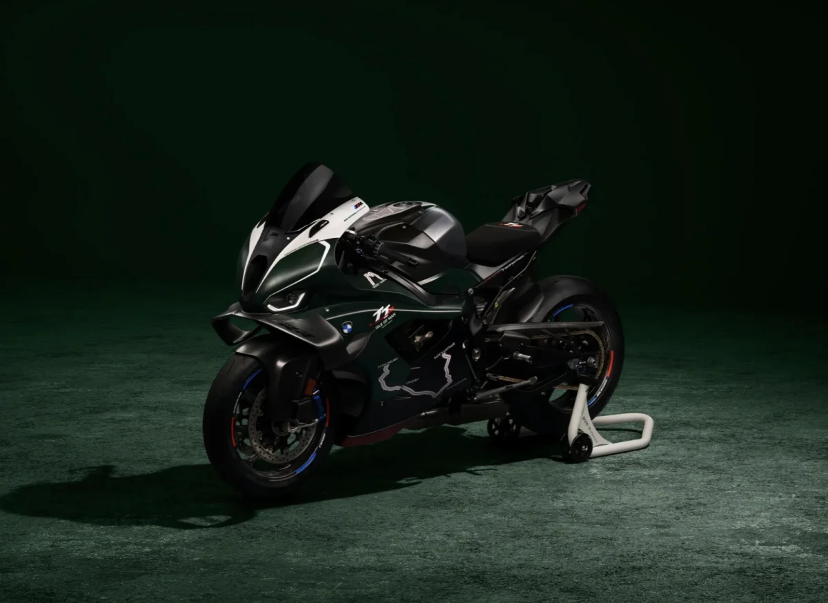 BMW M1000 RR Isle of Man TT : une peinture spéciale et un tarif délirant, mais cela nous fait rêver