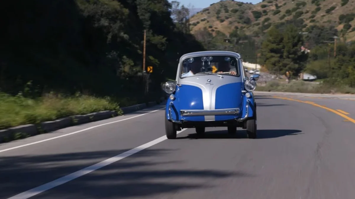 Isetta 300 : Jay Leno tombe sous le charme de la plus petite BMW de l'histoire