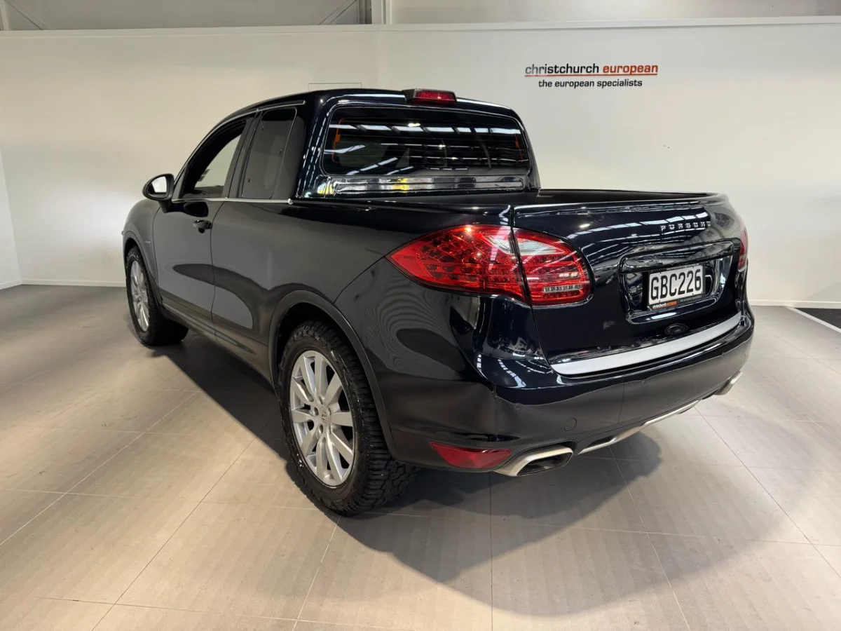 Il dépense 40 000 € pour homologuer ce pick-up Porsche unique… et il vaut désormais moins cher qu'une citadine