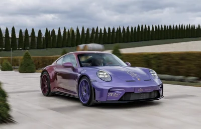 Qui a osé configurer cette Porsche 911 GT3 avec ces couleurs aussi excentriques ?