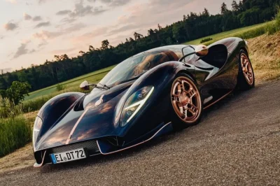 De Tomaso P72 : ce premier exemplaire client bleu nuit à 1,6 million d’euros cache un choix mécanique radical