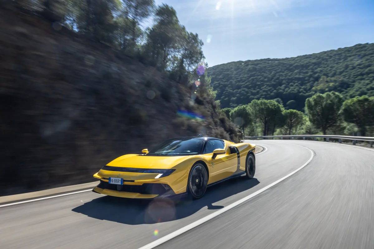 Même après la Luce, Ferrari ne va pas arrêter de produire des voitures thermiques !