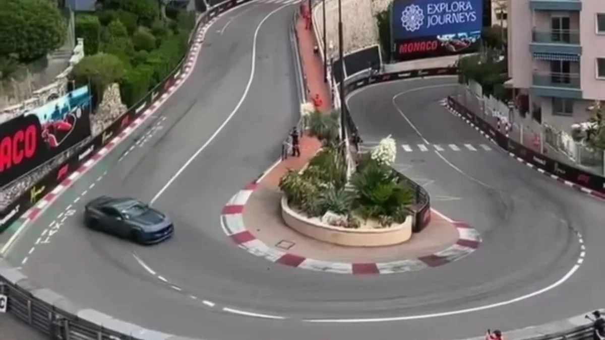 À Monaco, un champion de drift réussit ce que presque aucun conducteur n’oserait tenter dans l’épingle du Fairmont