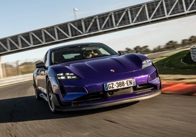 Porsche : “la Taycan était trop en avance”, le doute assumé sur l’électrique