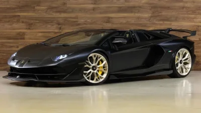 Affichée à près d’un million d’euros, cette Lamborghini Aventador SVJ Roadster au look de Batmobile intrigue les Pays-Bas depuis trois ans