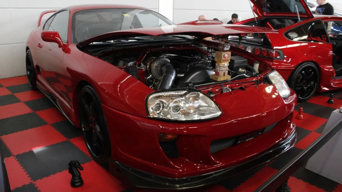 Toyota Supra MK4 : son légendaire 2JZ continue d’inspirer les préparateurs en quête de puissance à quatre chiffres