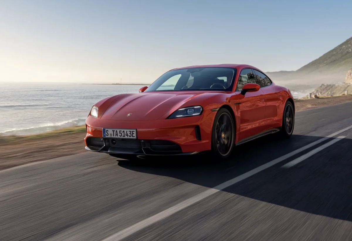 Porsche Taycan 2027 : elle passe à la mode de la fausse boîte de vitesses (+images)