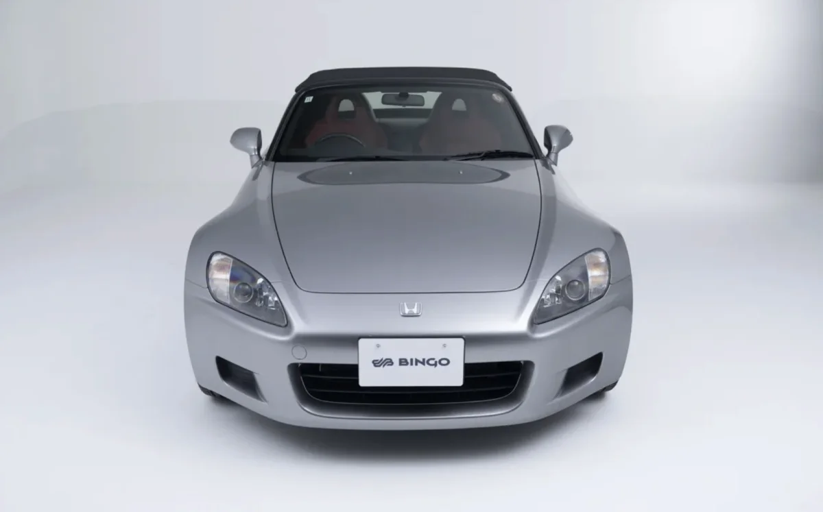 Cette Honda S2000 comme neuve a été oubliée dans une grange pendant près de 20 ans et elle est à vendre (+images)