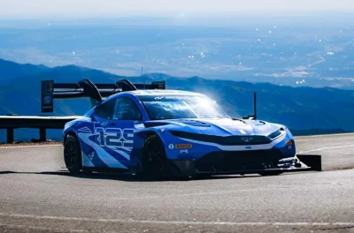Romain Dumas : revivez sa montée victorieuse à Pikes Peak 2026 ! (+ vidéo)