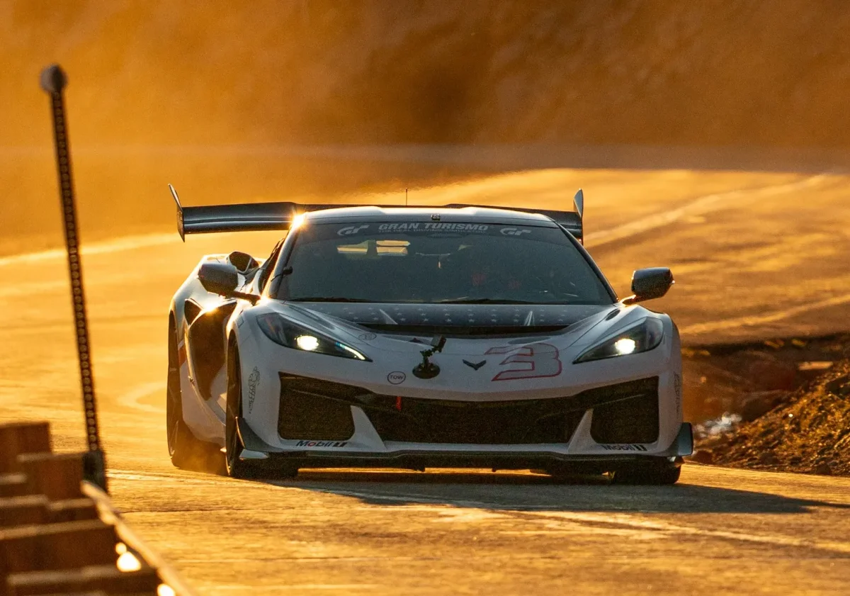 Pikes Peak 2026 : la Corvette ZR1X signe un exploit face aux prototypes