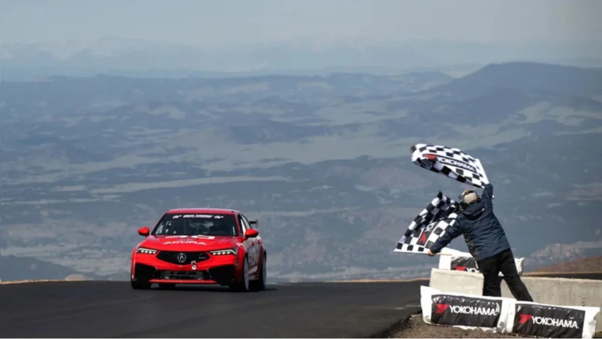 "On ne bat jamais la montagne" : il pulvérise un record vieux de huit ans… avant de le perdre pour seulement 0,07 seconde à Pikes Peak