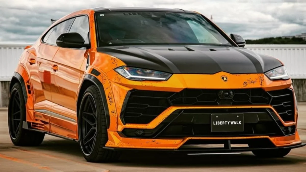 Avec son kit Liberty Walk à près de 50 000 €, cette Lamborghini Urus ne passe plus inaperçue