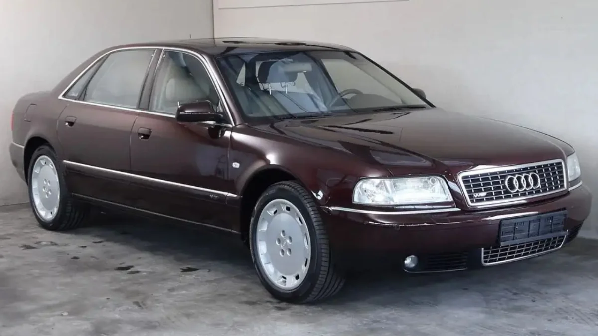 Audi A8 W12 : cette limousine à plus de 200 000 € vaut aujourd’hui le prix d’une compacte