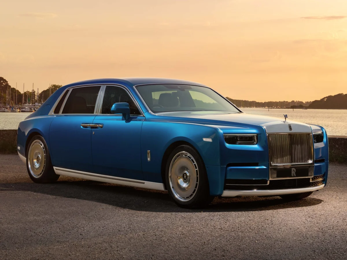 Rolls-Royce Phantom Regatta : une limousine qui s'inspire des yachts de course