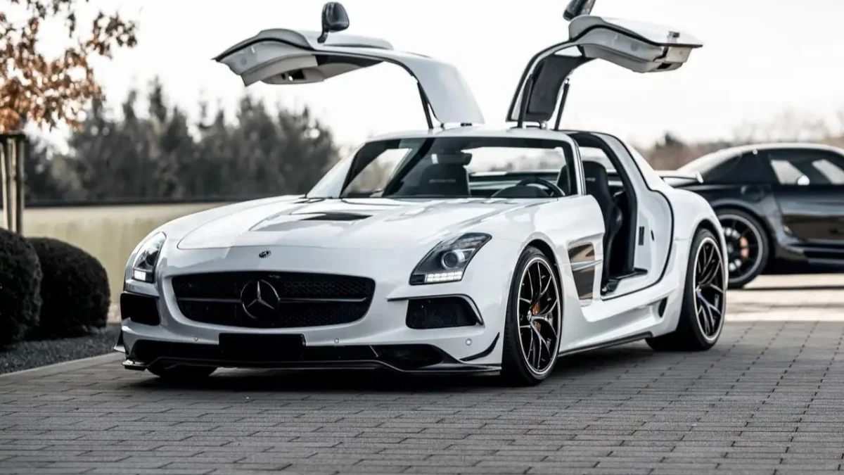 Cette Mercedes SLS AMG de 635 ch réclame près de 400 000 € : un prix vraiment justifié ?