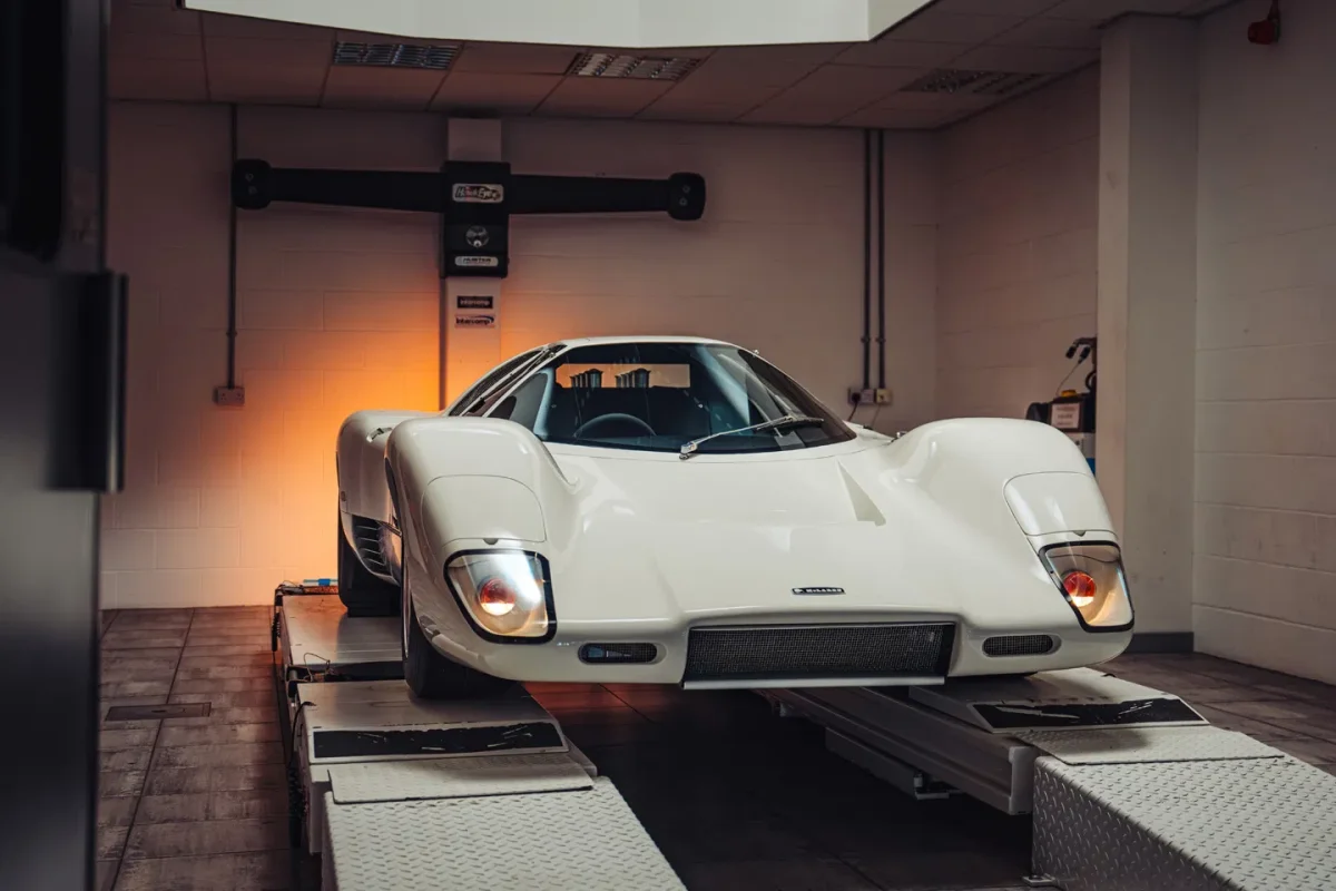 McLaren M6GT : la première supercar imaginée par Bruce McLaren renaît enfin