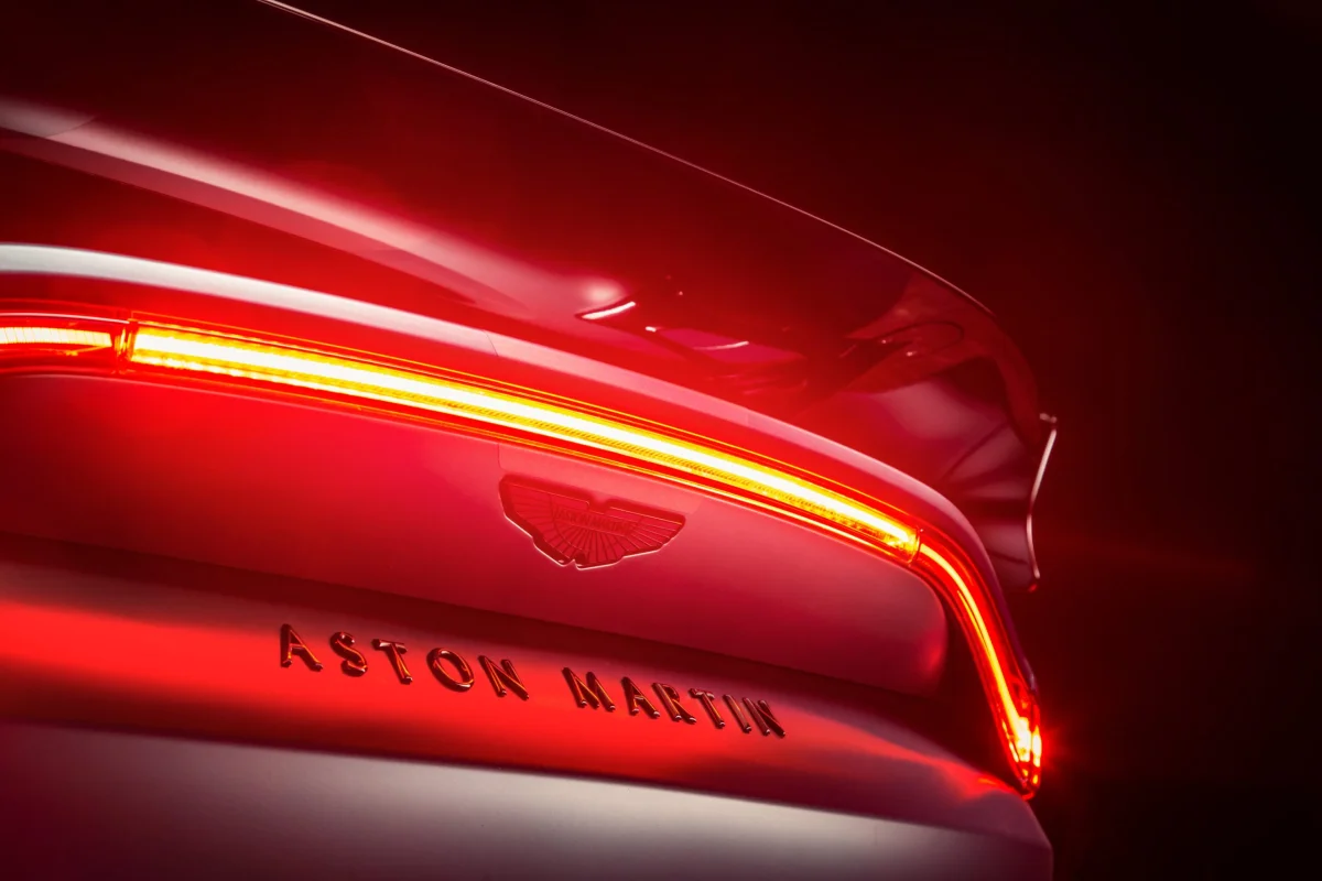 Nouvelle Aston Martin Vantage RS (2027) : voici la silhouette de la sportive britannique