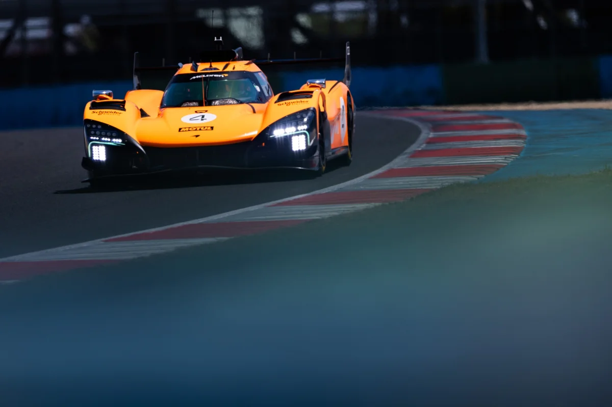 McLaren MCL-HY : l'hypercar fait ses grands débuts publics à Goodwood 2026 (+ vidéo)